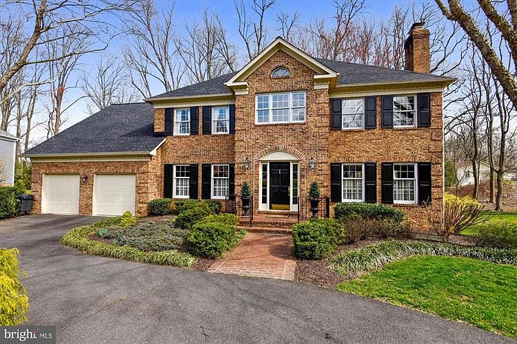1st image of 5904 Moss Wood Ln