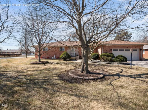 401 Meadow Ln, Walbridge, OH 43465