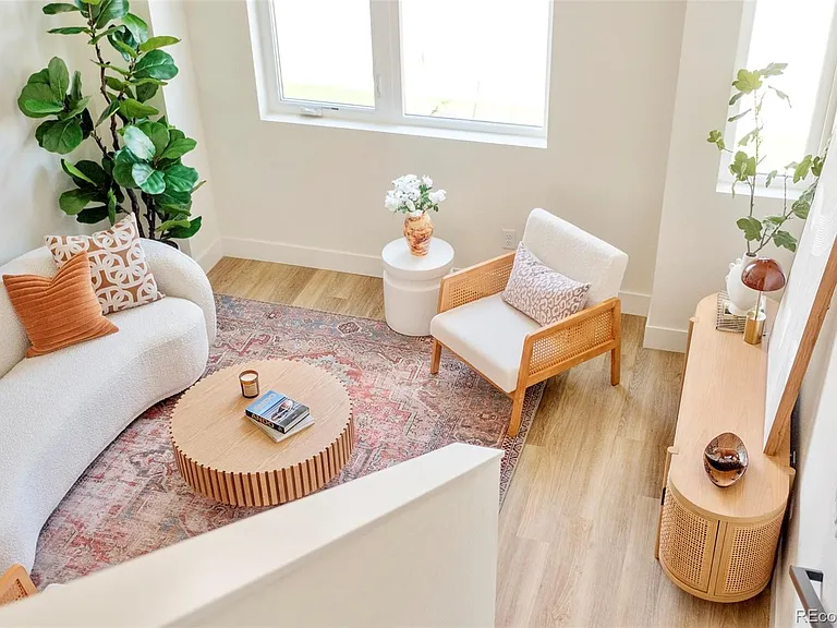 2105 S Galapago St #12 — Photo 18