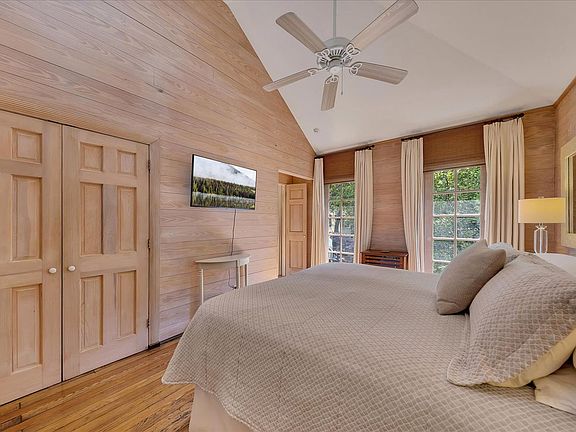 4th image of 2538 Parkside Dr NE