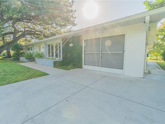 4th image of 20479 Albury Dr