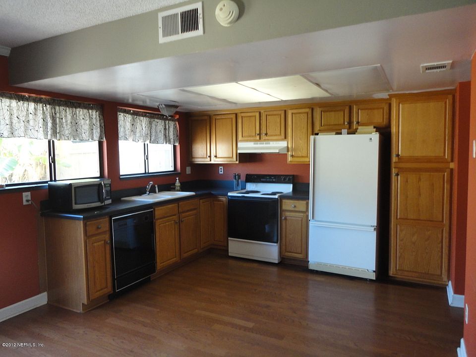 1st image of 8237 N SUTTON Place