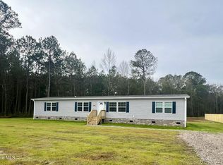 1908 Rooks Rd, Atkinson, NC 28421