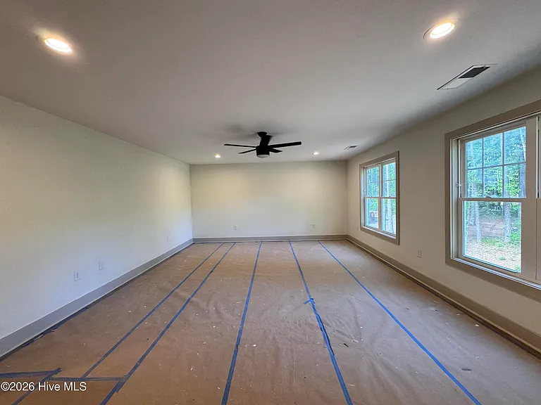 664 Wren Ln — Photo 14