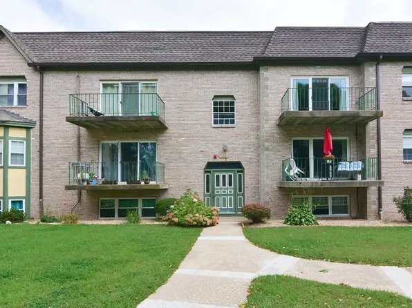 101 Oak Ln APT 12, Brockton, MA 02301