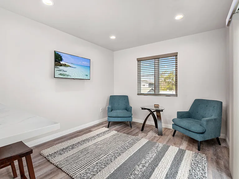 3365-67 Neosho Pl #3367 — Photo 3