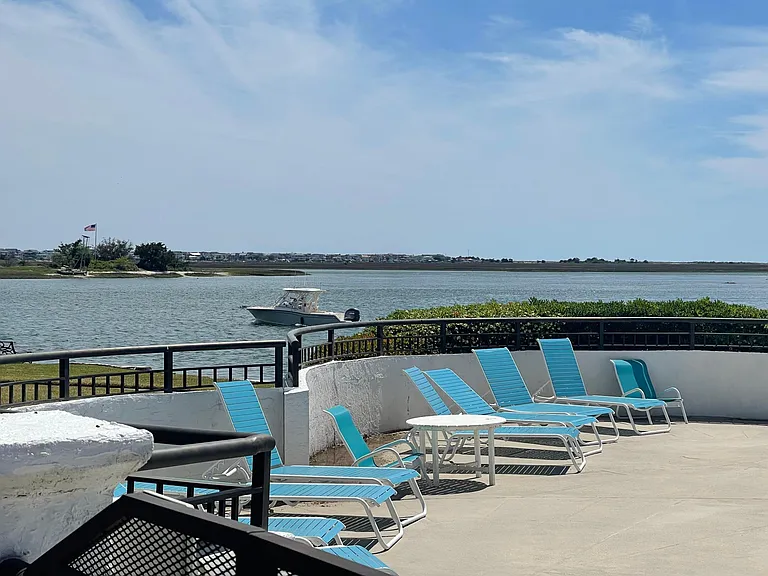 322 Causeway Dr #306 — Photo 45