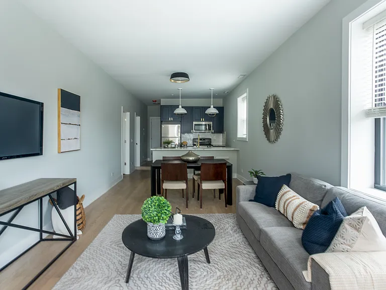 4409 1/2 N Seely Ave #3B — Photo 11