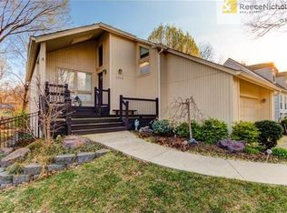 2309 W 71st St, Prairie Village, KS 66208