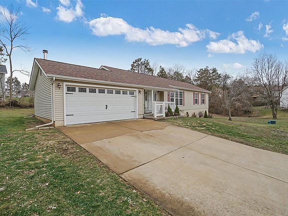 2nd image of 114 Rock Island Dr