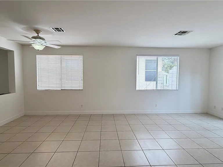 9708 Ridgebluff Ave — Photo 11