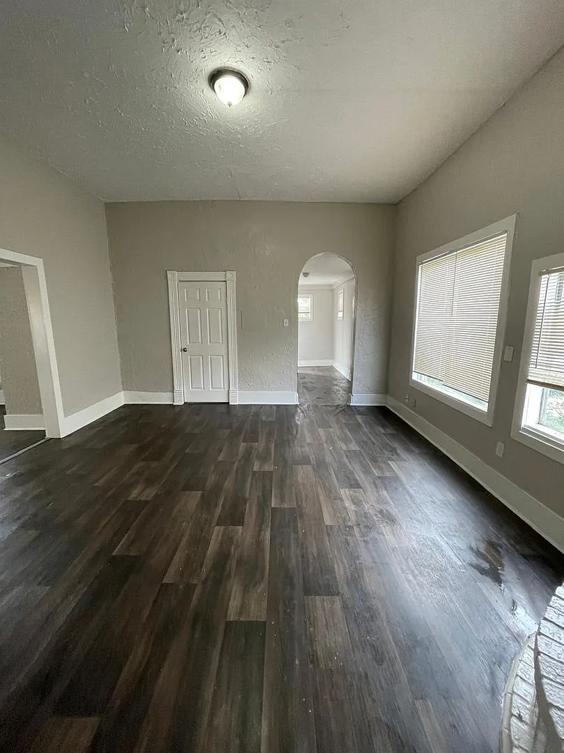 Unbeatable Value! Updated 4-Bedroom Beaumont Home with 1,745 Sq. Ft. Only $1,300 — Photo 3