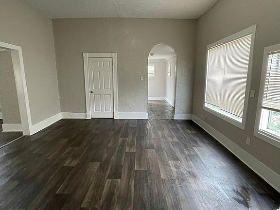 3rd image of 3116 Grand Ave
