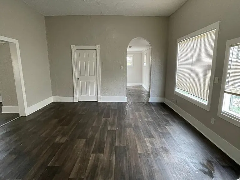 3116 Grand Ave — Photo 3