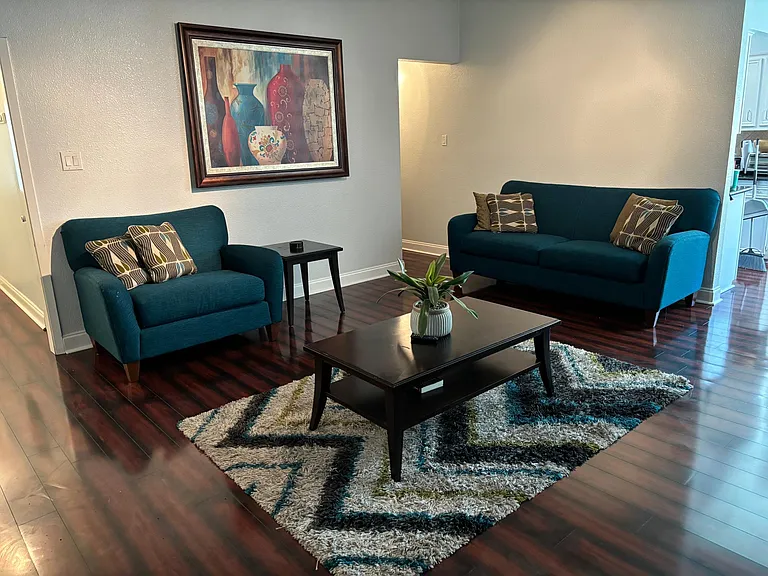 402 Fort Drum Dr — Photo 3