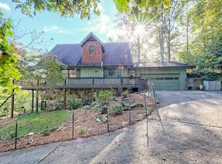 206 Peckerwood Rd, Hayesville, NC 28904