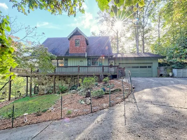 206 Peckerwood Rd, Hayesville, NC 28904