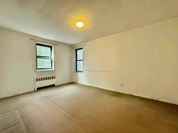 143-36 Barclay Avenue image 4 of 5