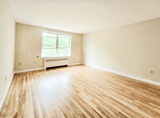 42 Dean Rd APT 4, Brookline, MA 02445