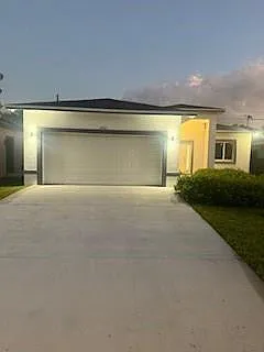 3 bed, 2.0 bath, 1575 sqft, $3,900 — Photo 2