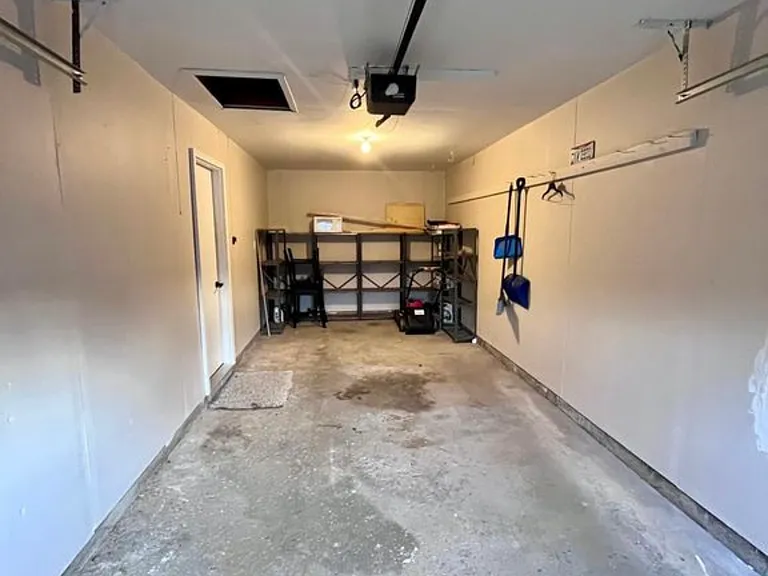907 Falmouth Ave — Photo 10