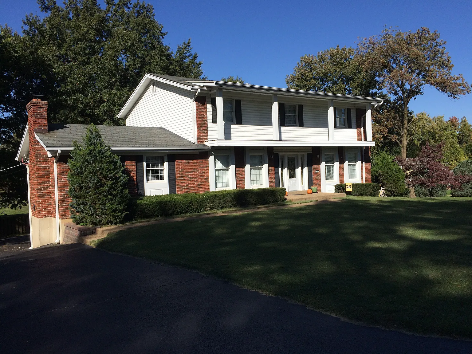 9105 Fox Estates Dr photo 1
