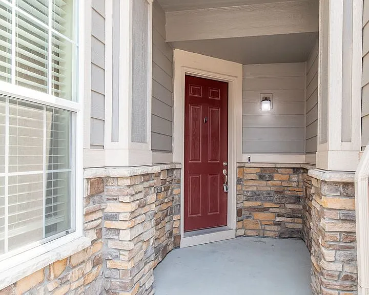 9521 Market Dr — Photo 2