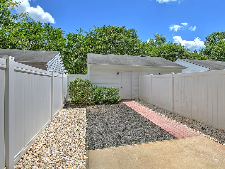 11233 Cedar Walk Ln — Photo 19