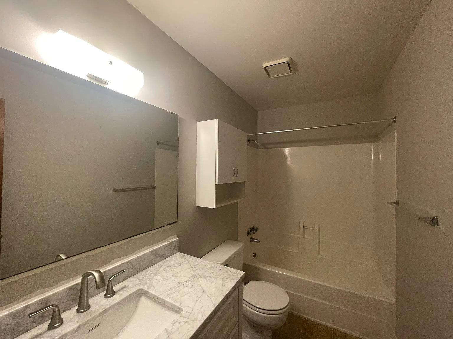 2 bed, 1.5 bath, 810 sqft, $1,450 — Photo 4