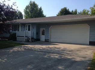 225 West Broadway, Hallock, MN 56728