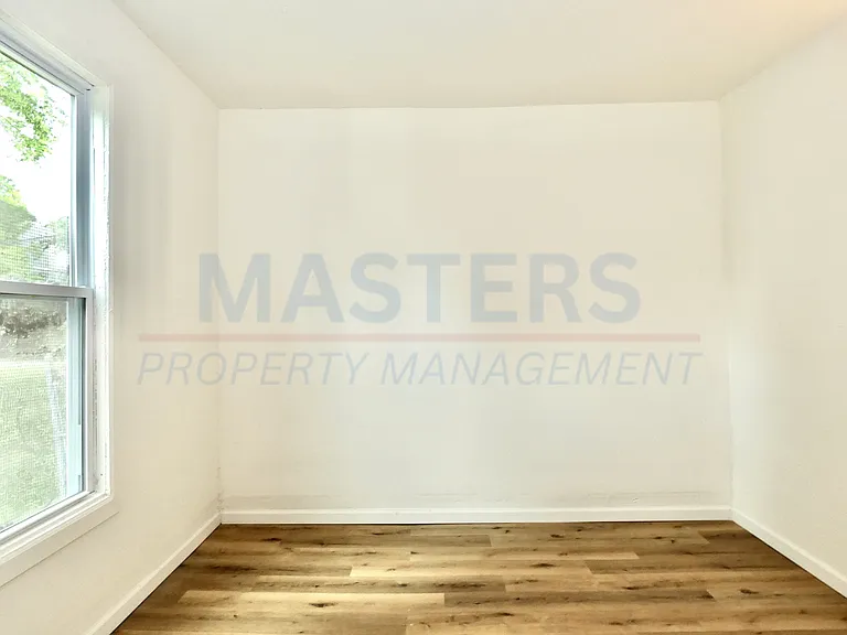 1026 Oakwood Ave — Photo 6