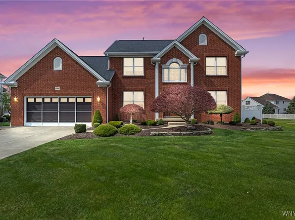 11 Apple Blossom Blvd, Lancaster, NY 14086