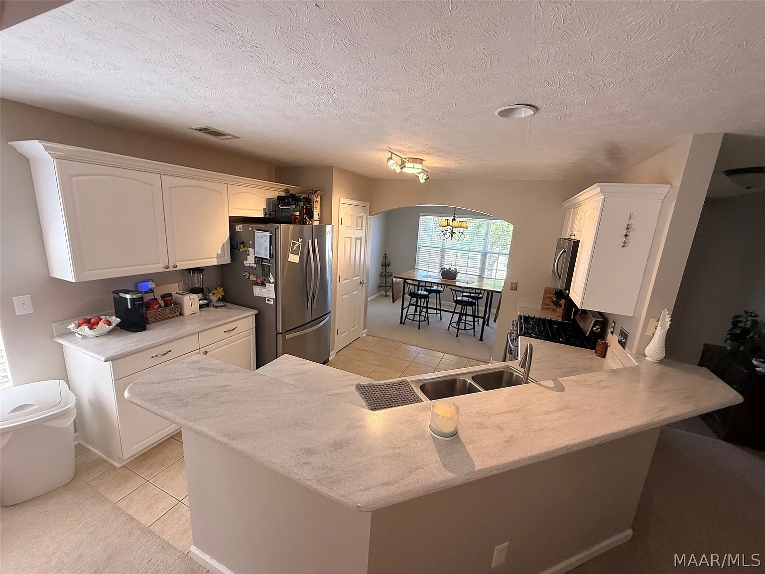 3 bed, 2.0 bath, 1685 sqft, $1,900 — Photo 4