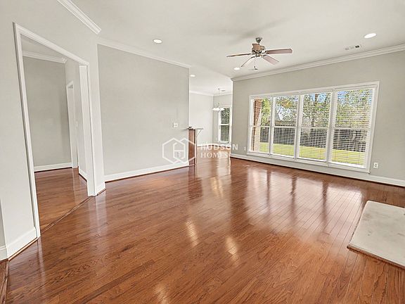 4th image of 4382 Merion Way