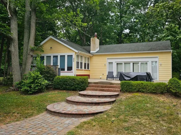 2515 Lakeshore Dr, Millville, NJ 08332