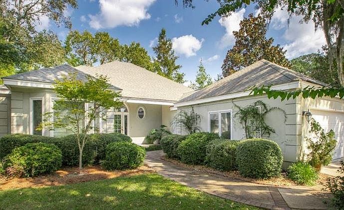 2nd image of 11 Broomsedge Ln