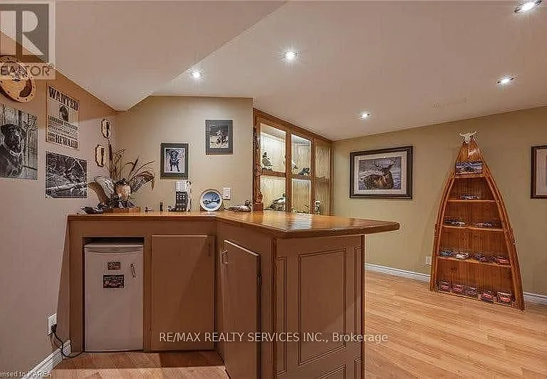172 Macdougall Dr — Photo 26