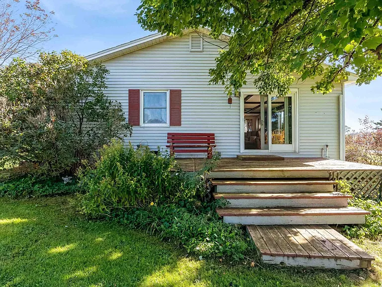26 Maple St — Photo 20