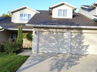 757 4th Ave SE, Sioux Center, IA 51250