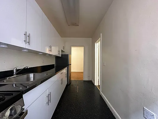 Rented by Queens Apartments Realty LLC | media 3