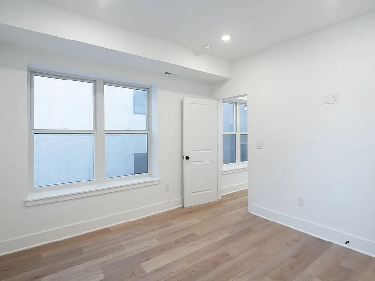 1513 W Girard Avenue — Photo 8