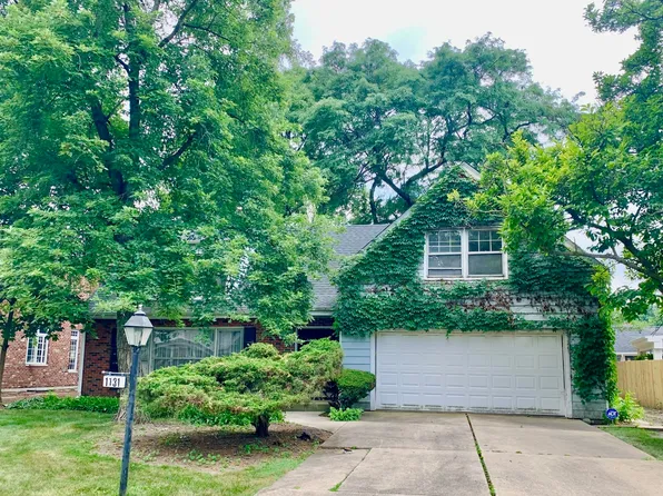 1131 Park Ln, Western Springs, IL 60558
