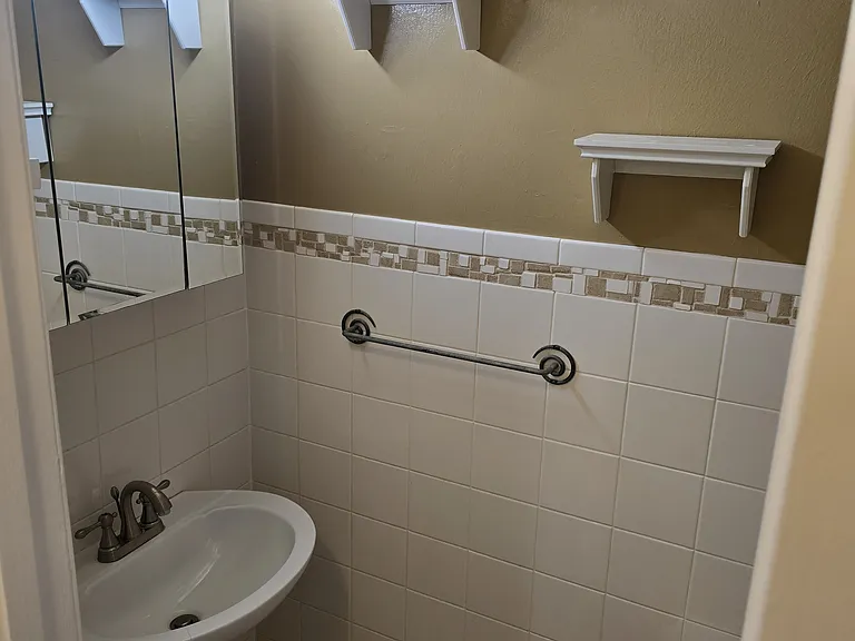 1920 Portland Ave — Photo 5