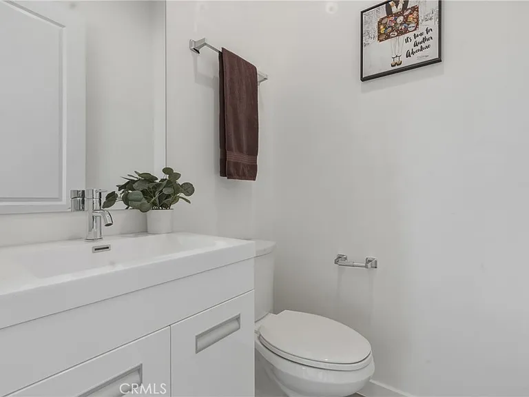 1301 Tamarind Ave — Photo 13