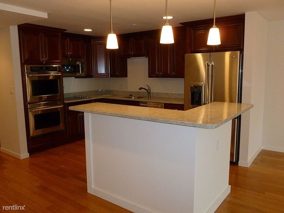 1st image of 1001 Marina Dr