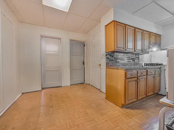 1089 Belmont Avenue image 5 of 18