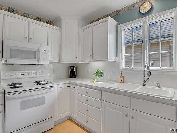 4th image of 5544 Hemdale Dr