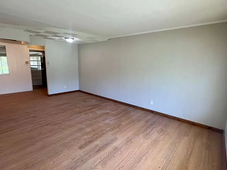 937 Lebon Dr — Photo 3