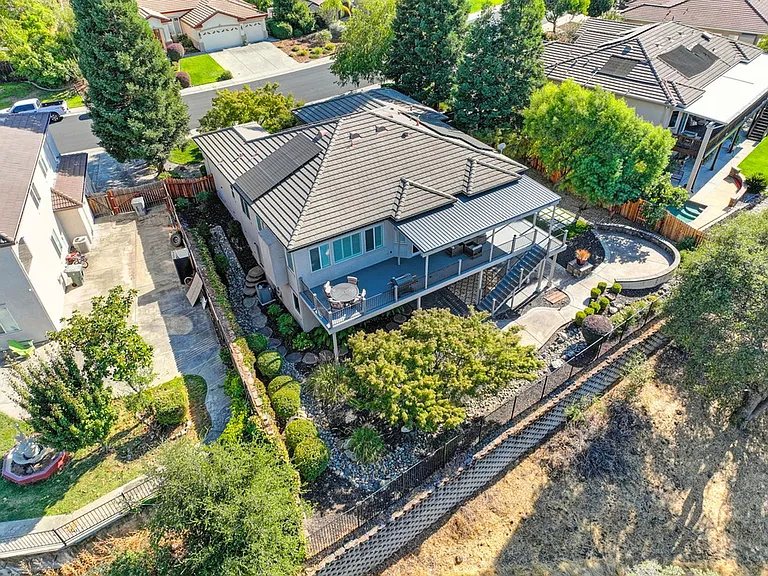 7029 Pembroke Way — Photo 117