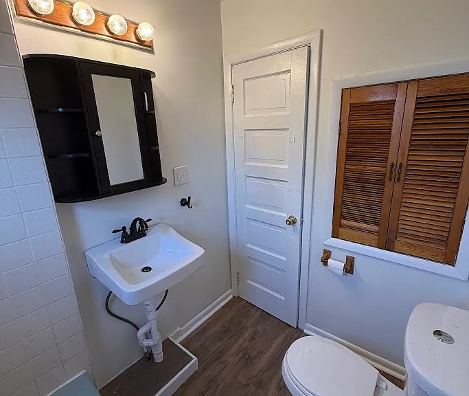 513 Catherine St — Photo 15